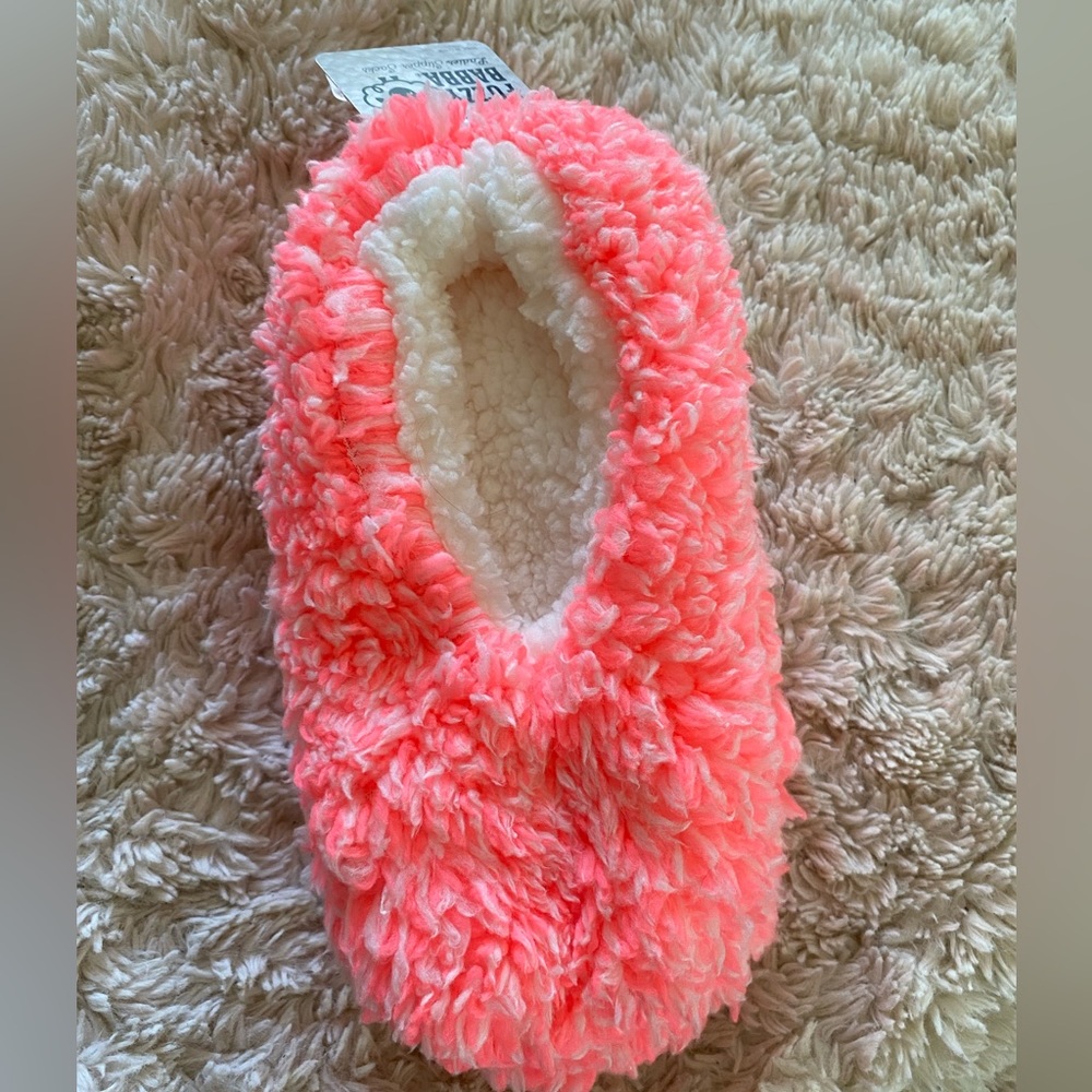 Fuzzy Babba Slipper Socks. Women’s Size Small/Medium. Shoe Size 5.5-7.5. NWT